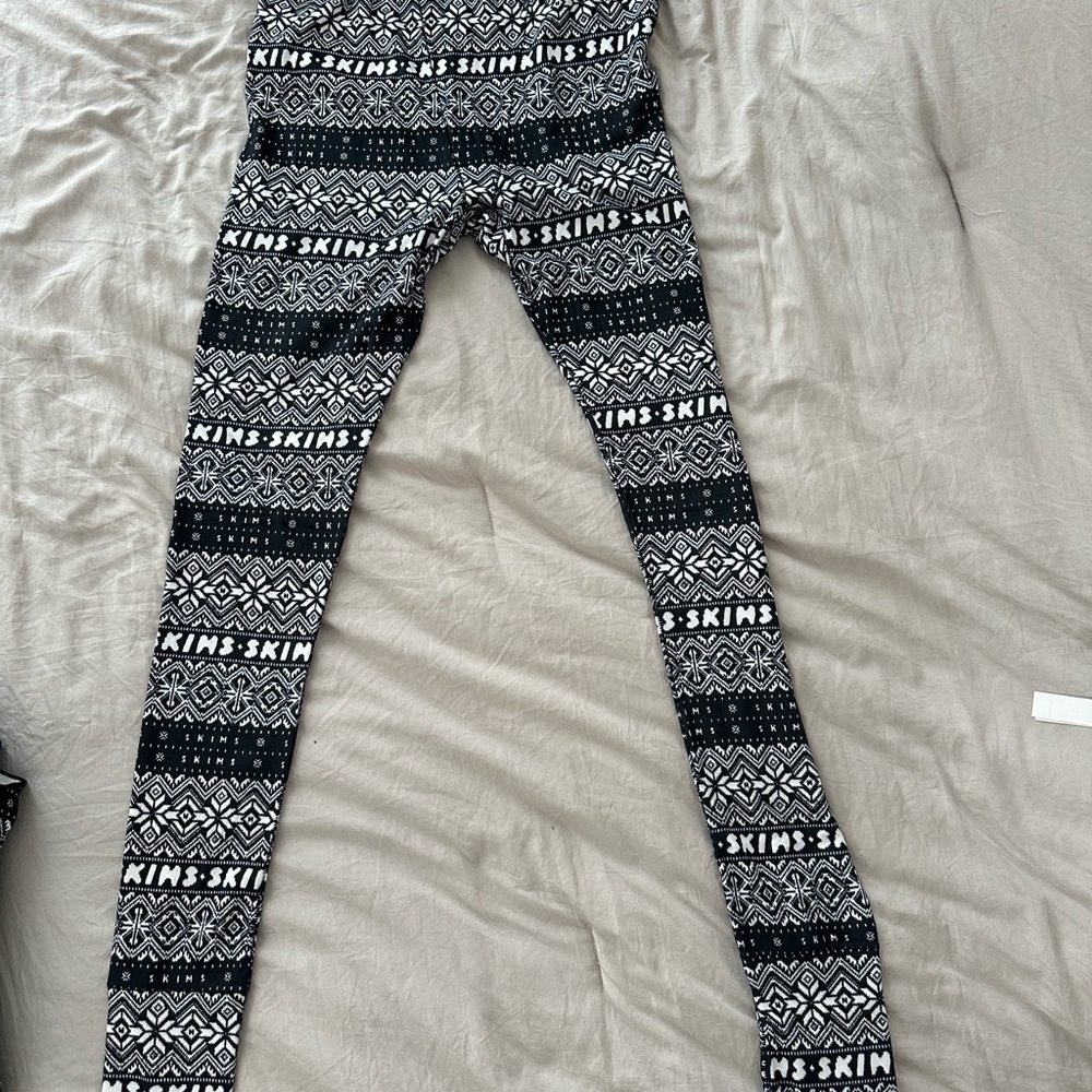 SKIMS Black & White Patterned Pajama Leggings